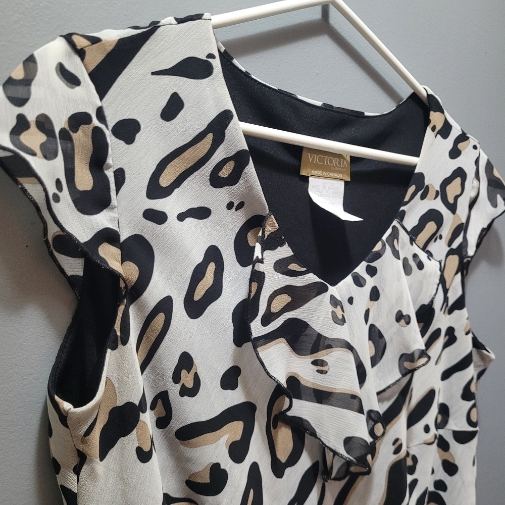 Victoria Collection Leopard Print Short Sleeve Ruffled Top Size S - Picture 4 of 6